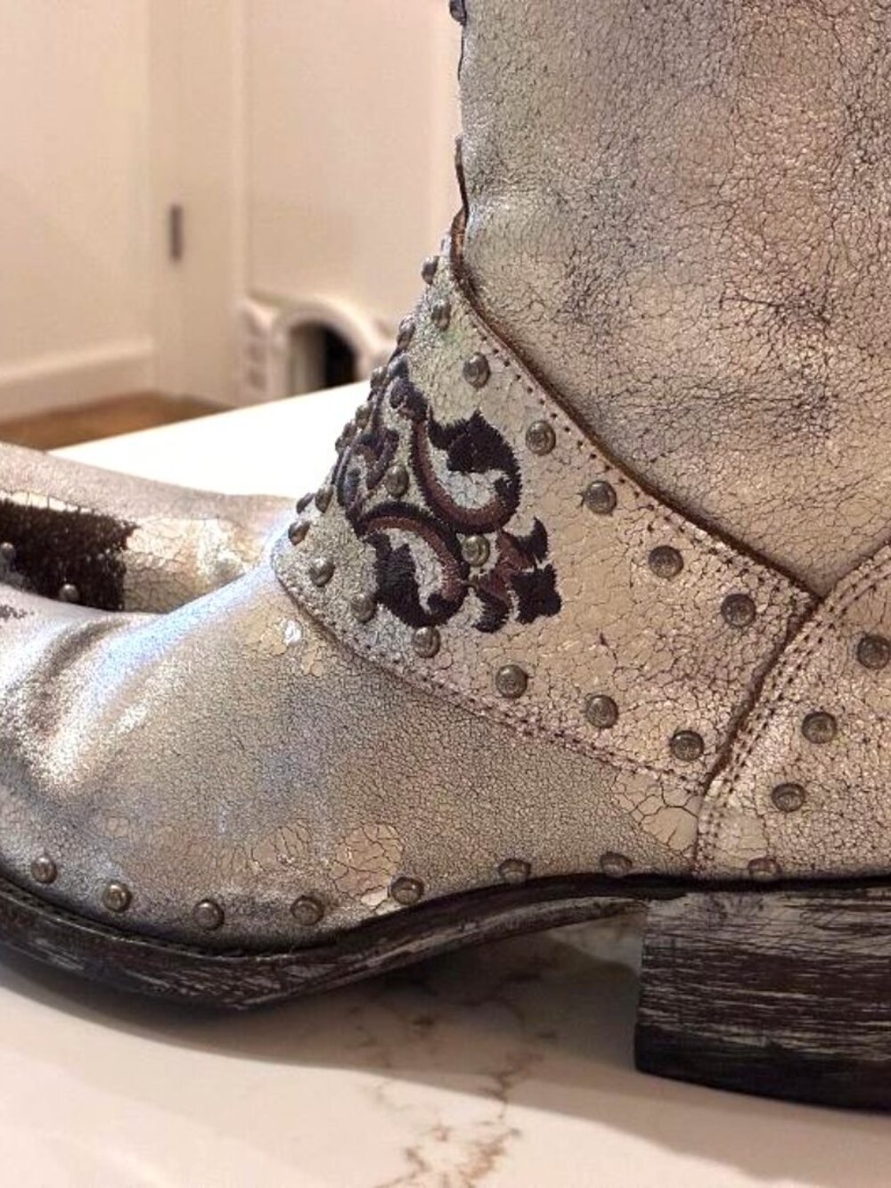 Old Gringo Tall Western SnipToe Boots 6B Silver Brown Studded Cross Embroidered - Picture 5 of 15